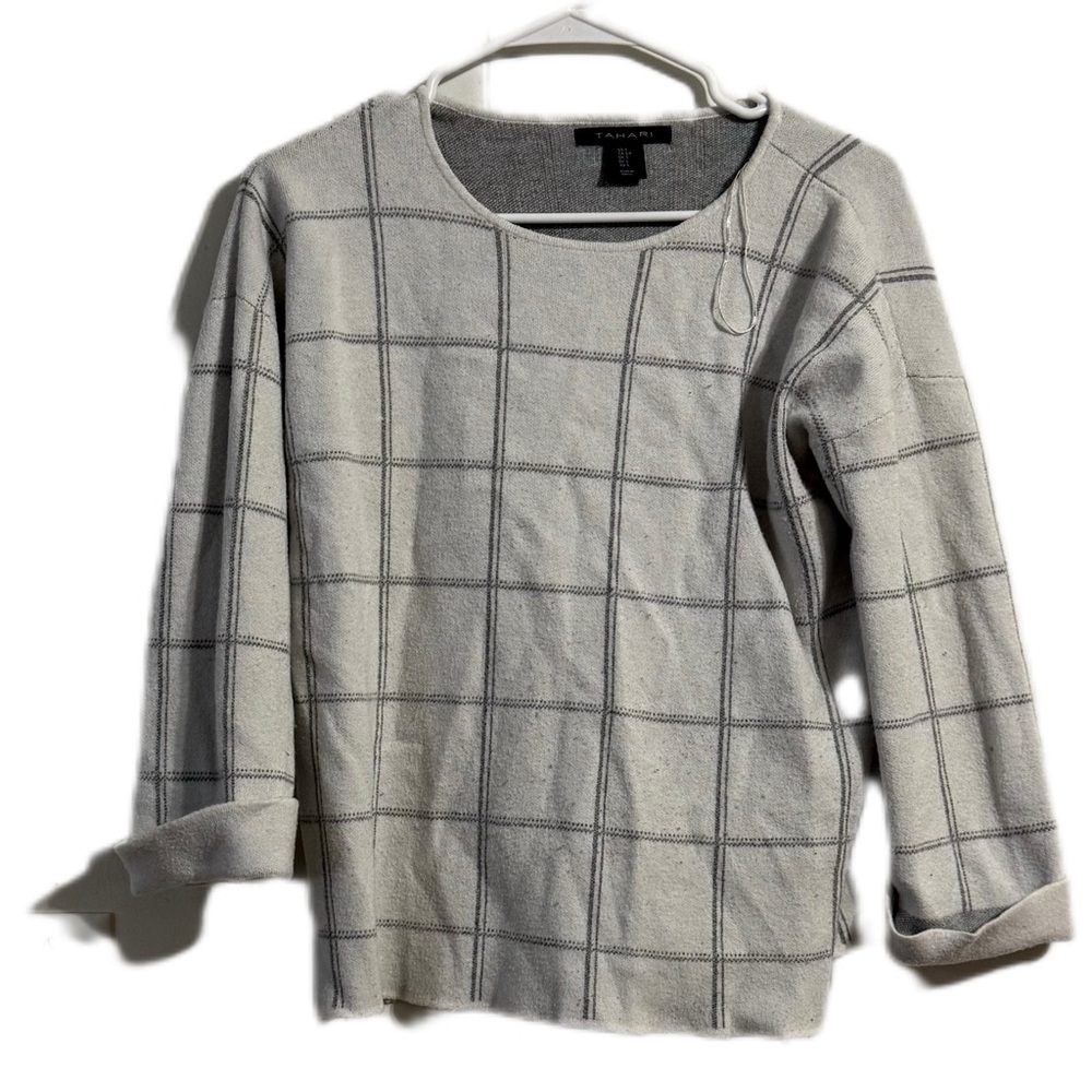 Tahari Light Gray Knit Top